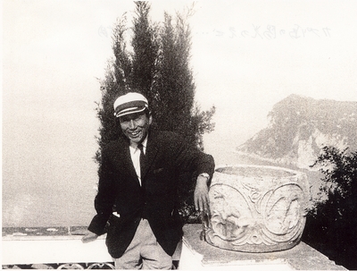カプリ島の陽光の下で　　小島功（1967年5月）