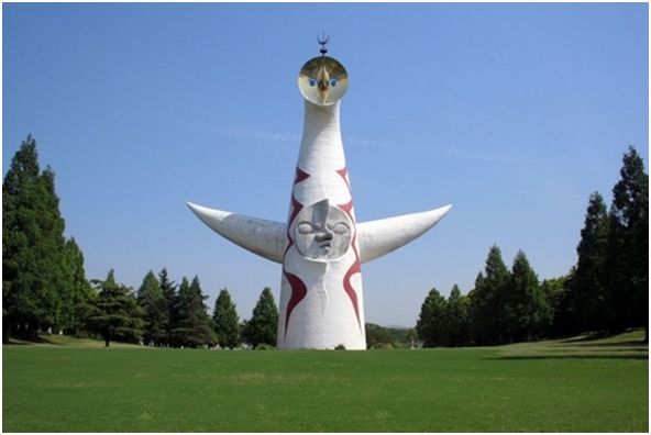 岡本太郎「太陽の塔」（1970年、大阪・千里丘陵)　